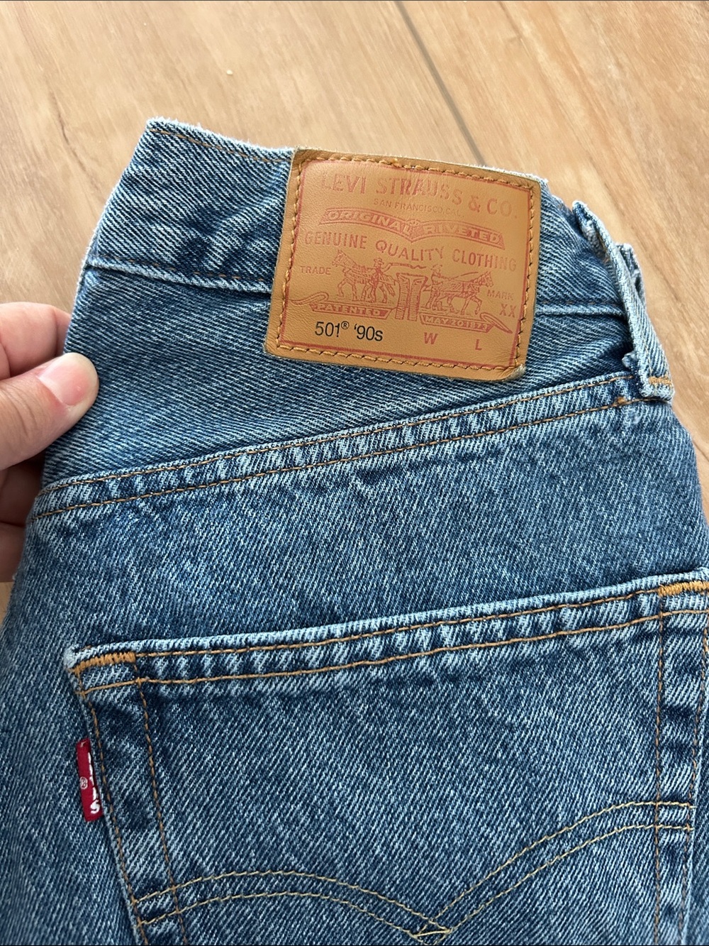 LEVI’S 501 Button-Fly 90’s Fit 100% Denim Jeans - Picture 4 of 12